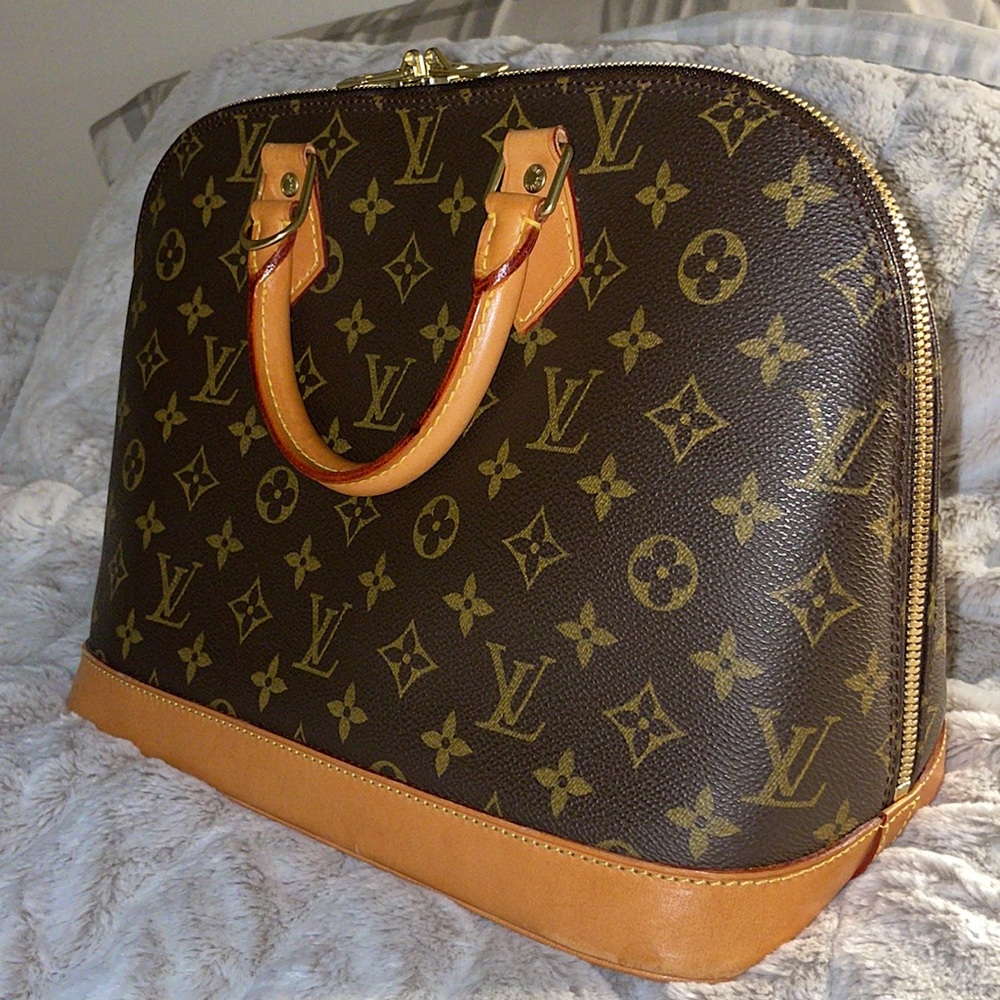 Preloved LV PM Alma classic monogram in great condition